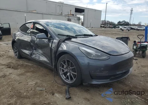 2023 Tesla Model 3 z USA, uszkodzony, nr VIN 5YJ3E1EA9PF400298